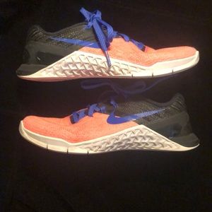Nike Metcon 3 squat or cross training shoes